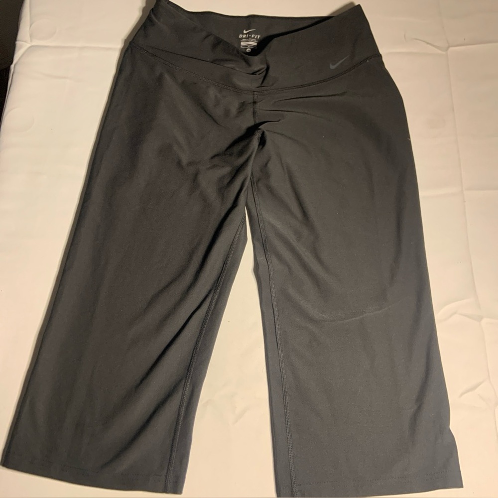 Nike Black Dri-FIT Active Crop Leggings